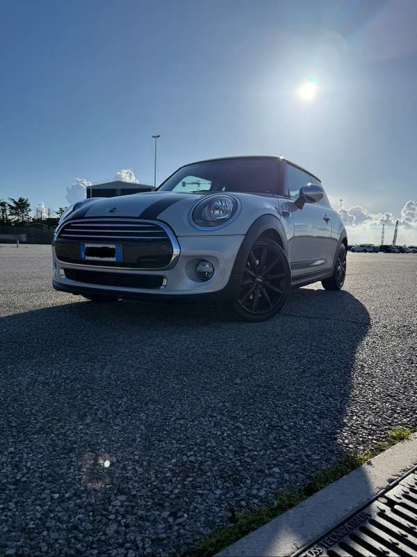 Argento Usata 2014 Mini Cooper Due volumi | 13.500 € (Molto cara) - Immagine 1/4