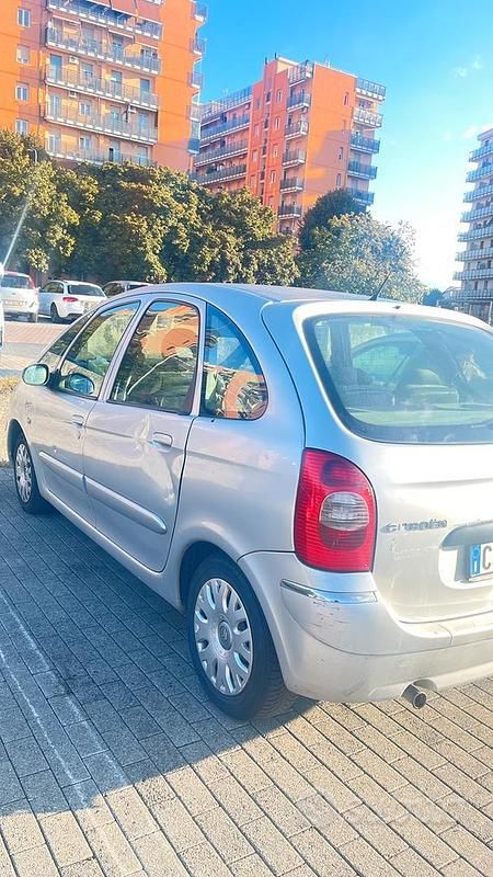 Grigio Usata 2004 Citroën Xsara Tre volumi | 1000 € (Ottimo prezzo) - Immagine 1/4