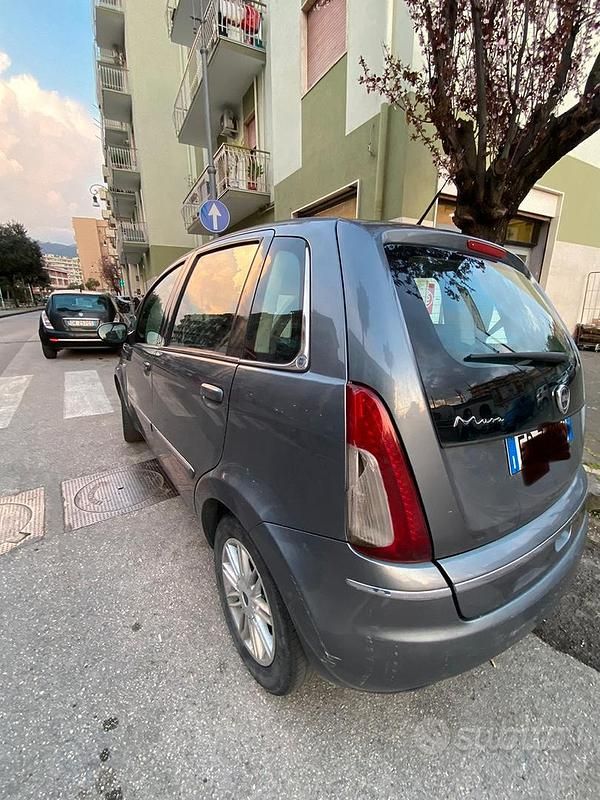 Usata Lancia Musa 95 CV (69 kW) 2010 Grigio Monovolume