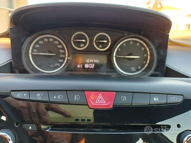 Usata Lancia Ypsilon 69 CV (50 kW) 2015 Bianco Utilitaria