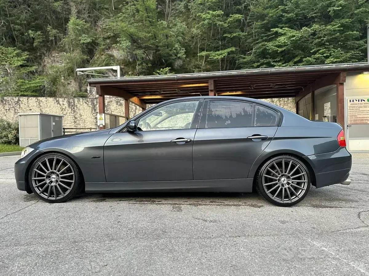 Usata BMW 320 Efficient Dynamics 177 CV (130 kW) 2008 Grigio Berlina