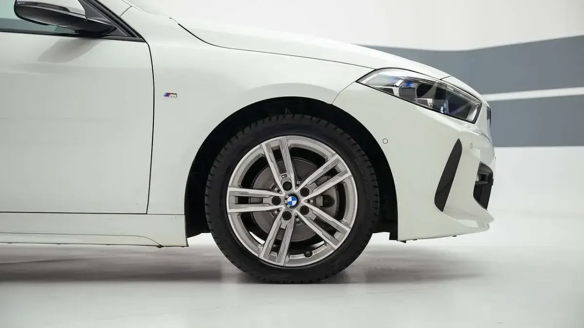 Usata BMW 116 M Sport 116 CV (85 kW) 2022 Bianco Utilitaria