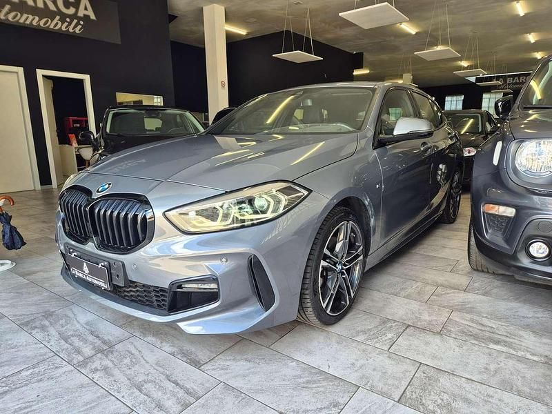 Usado BMW 118 M Sport 136 CV (100 kW) 2024 Gris Utilitario