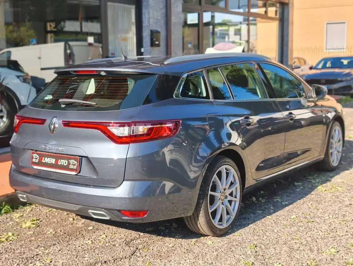 Usata Renault Mégane GrandTour Business 116 CV (85 kW) 2020 Grigio Station wagon