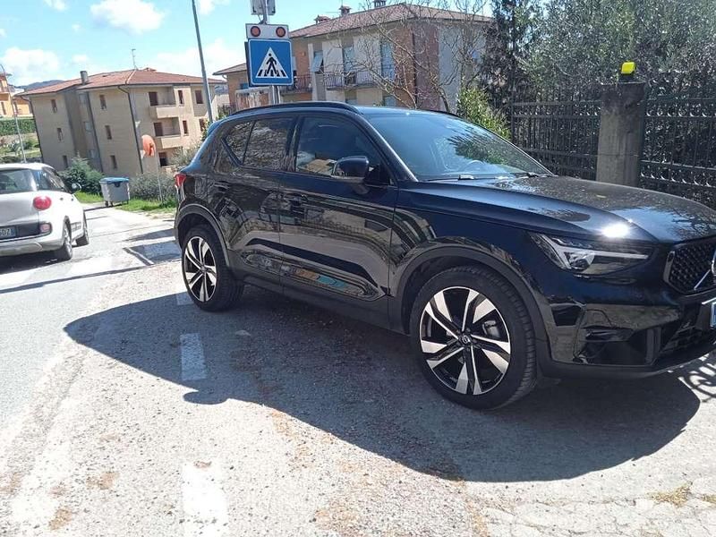 Usata Volvo XC40 Plus 163 CV (119 kW) 2025 Nero SUV