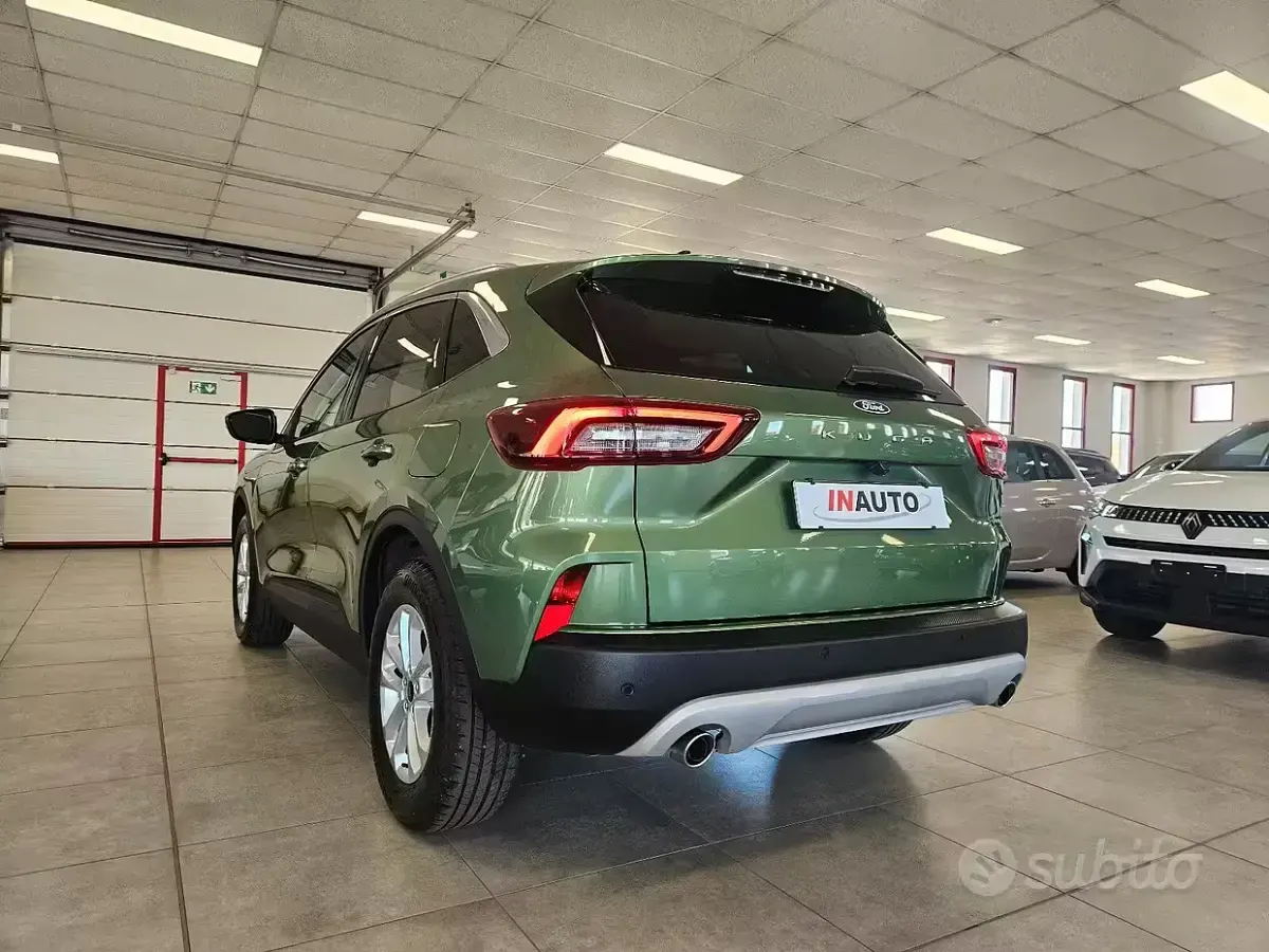 Usata Ford Kuga Titanium 151 CV (111 kW) 2024 Verde SUV