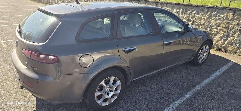 Second-hand Alfa Romeo 159 Distinctive 150 CP (110 kW) 2007 Break