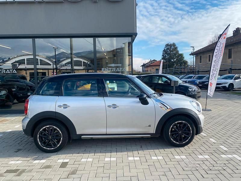 Usata Mini Cooper D Countryman 111 CV (81 kW) 2016 Grigio SUV