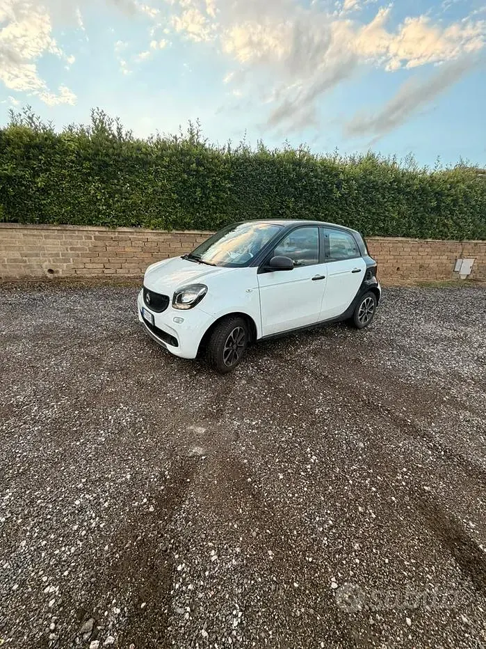 Usata Smart ForFour 71 CV (52 kW) 2017 Bianco Utilitaria