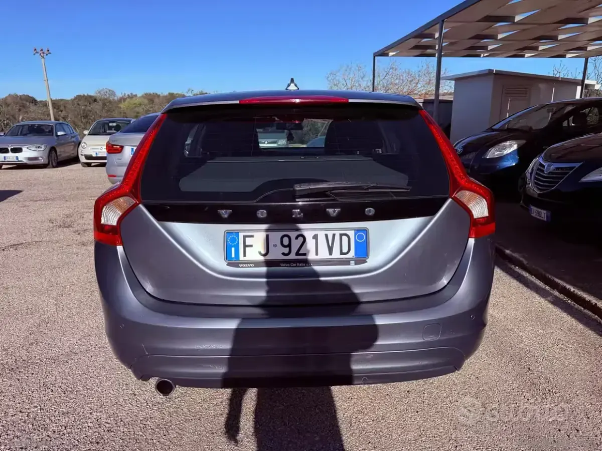 Usata Volvo V60 Business Edition 120 CV (88 kW) 2017 Station wagon