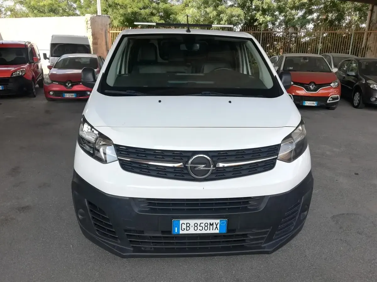 Usata Opel Vivaro-e Combi Essentia 101 CV (74 kW) 2020 Bianco Monovolume