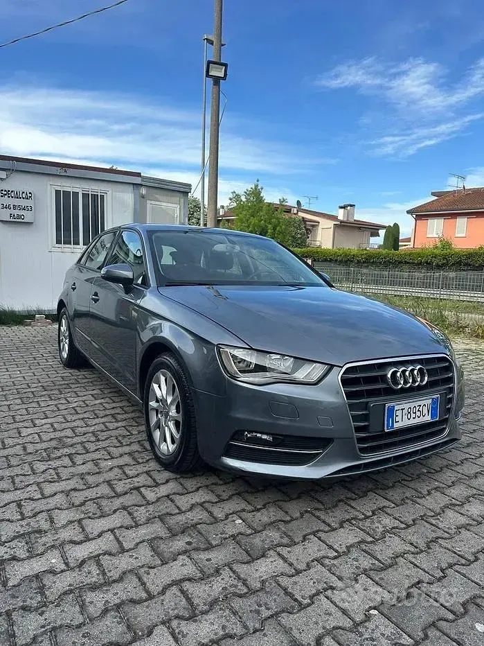 Usata Audi A3 Attraction 105 CV (77 kW) 2014 Grigio Berlina
