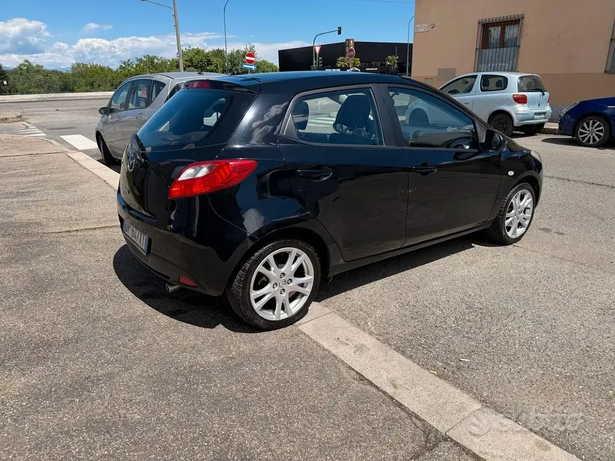 Usata Mazda 2 103 CV (75 kW) 2008 Nero Utilitaria