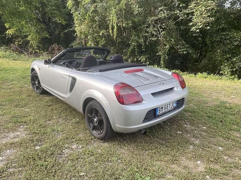 Gebraucht Toyota MR2 140 PS (102 kW) 2000 Silber Cabrio