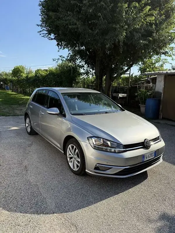 Usata VW Golf VII IQ Drive 116 CV (85 kW) 2019 Grigio Berlina