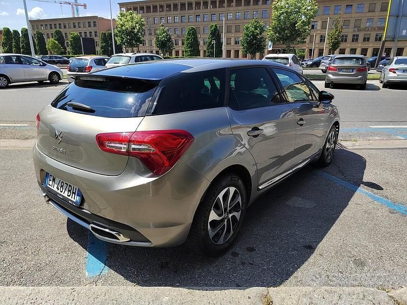 Usata Citroën DS5 112 CV (82 kW) 2012 Oro Utilitaria