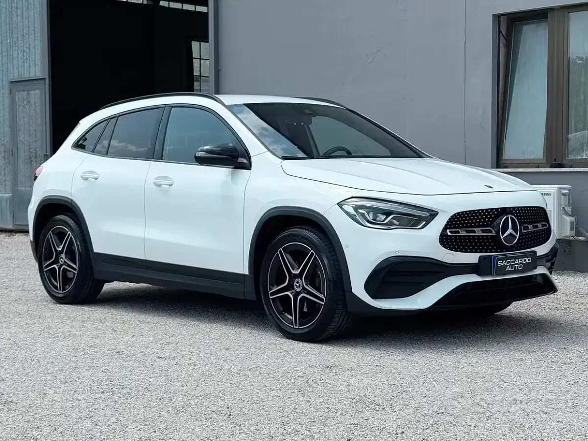 Usata Mercedes GLA200 Premium 150 CV (110 kW) 2021 Bianco SUV