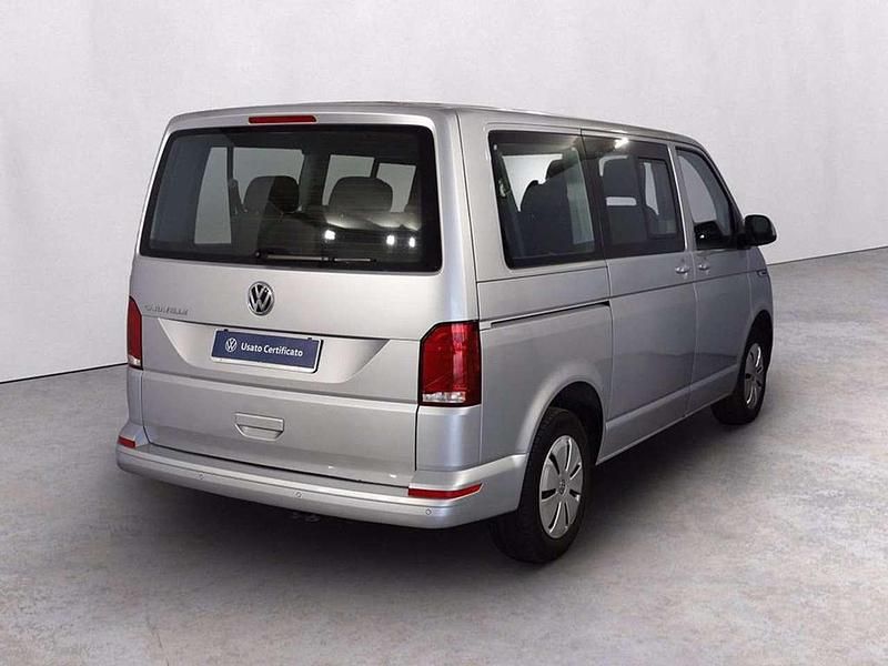 Usata VW Caravelle Comfortline 150 CV (110 kW) 2023 Argento reflex metallizzato Furgone