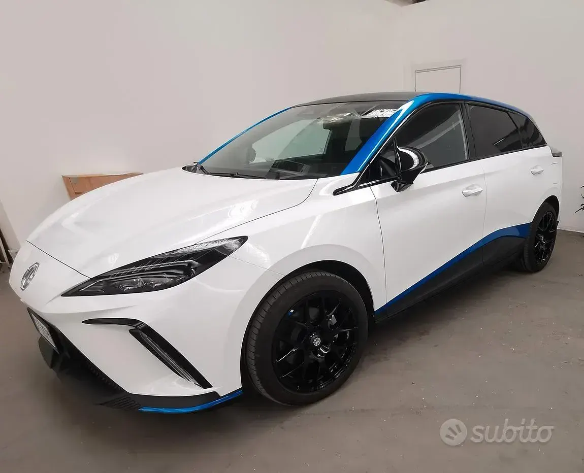Usata MG MG4 EV Luxury 67 kW (92 CV) 2024 Bianco Utilitaria
