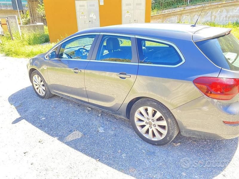 Usata Opel Astra Sport 2011 Grigio Station wagon