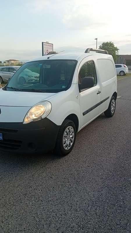 Usata Renault Kangoo 90 CV (66 kW) 2010 Station wagon