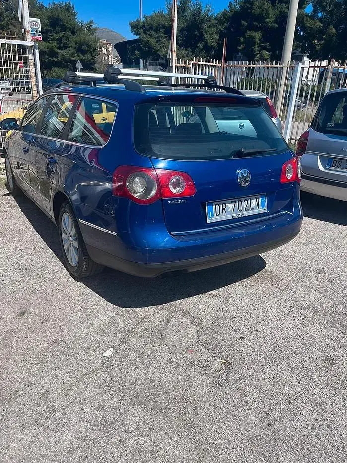 Usata VW Passat 110 CV (80 kW) 2009 Blu Station wagon