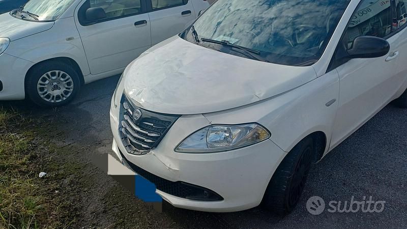 Usata Lancia Ypsilon 2014 Bianco Utilitaria