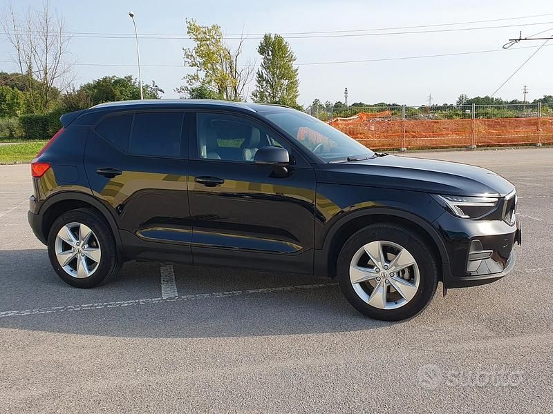 Usata Volvo XC40 Core 129 CV (94 kW) 2022 Nero SUV