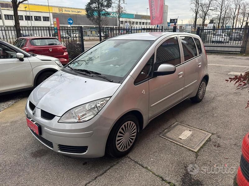 Usata Mitsubishi Colt Inform 75 CV (55 kW) 2006 Grigio Berlina