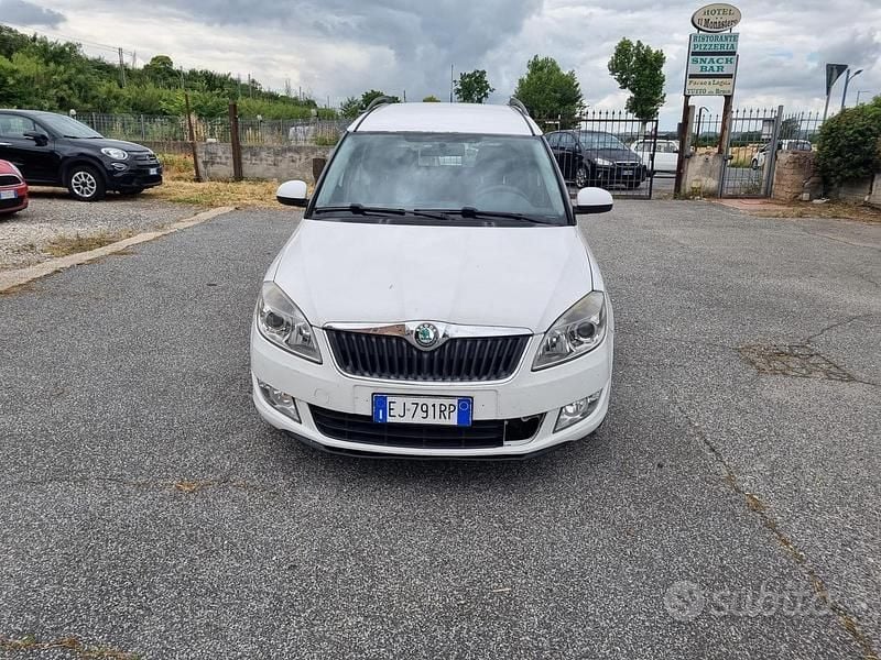 Usata Skoda Roomster Elegance 105 CV (77 kW) 2011 Bianco Monovolume