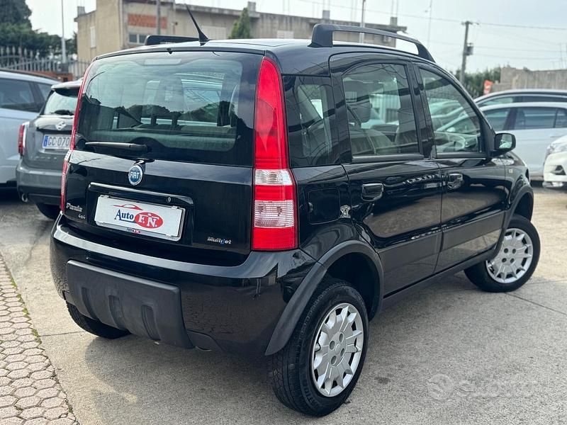Usata Fiat Panda 4x4 Climbing 69 CV (50 kW) 2007 Nero Utilitaria