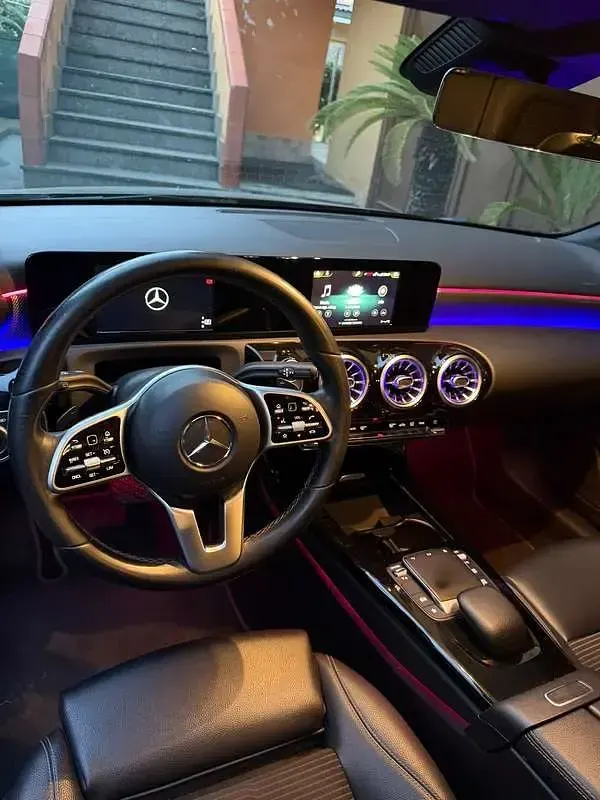 Usata Mercedes A180 116 CV (85 kW) 2021 Nero Berlina