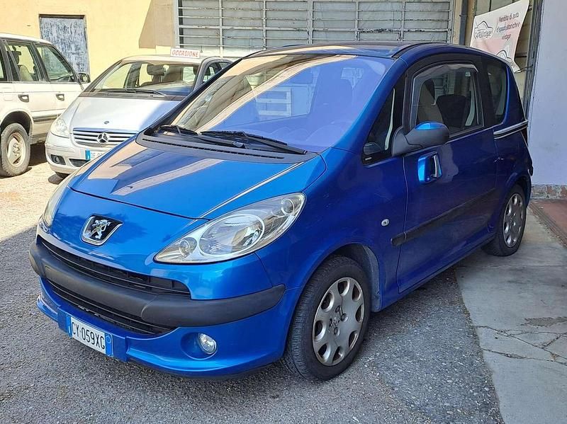 Usata Peugeot 1007 109 CV (80 kW) 2005 Blu/azzurro Monovolume
