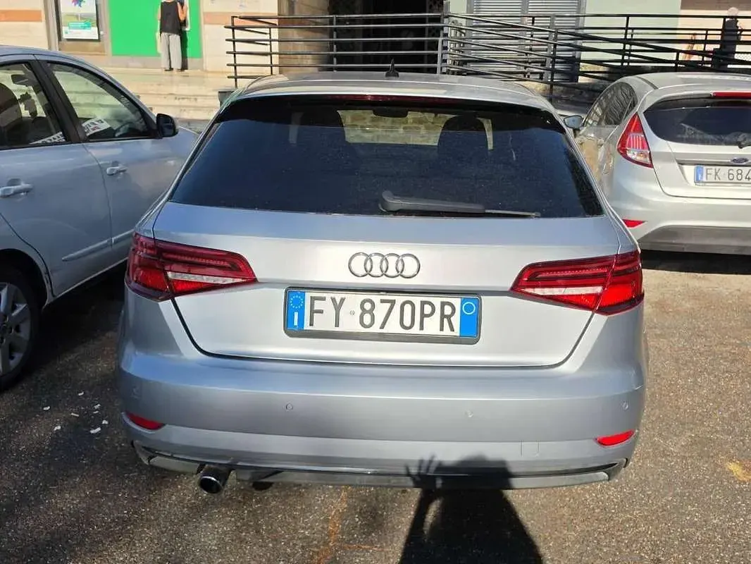 Usata Audi A3 Attraction 110 CV (80 kW) 2019 Argento Berlina