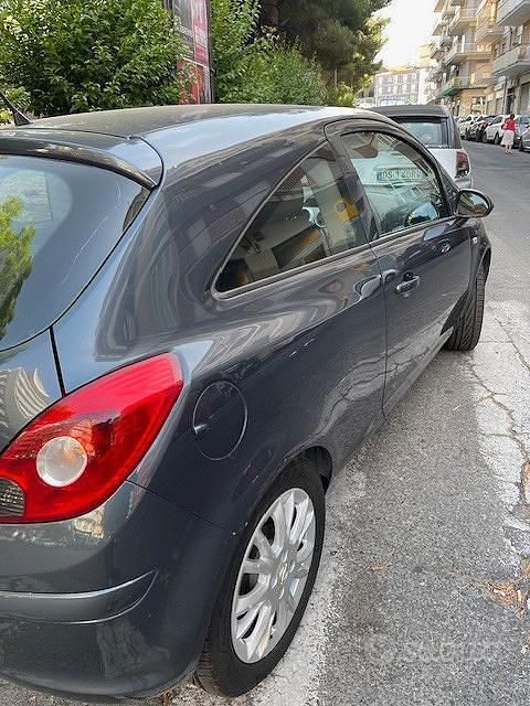 Usata Opel Corsa 2009 Blu Berlina