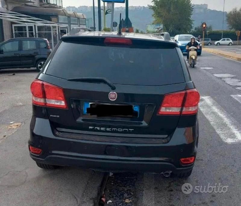 Usata Fiat Freemont 170 CV (125 kW) 2014 Nero SUV
