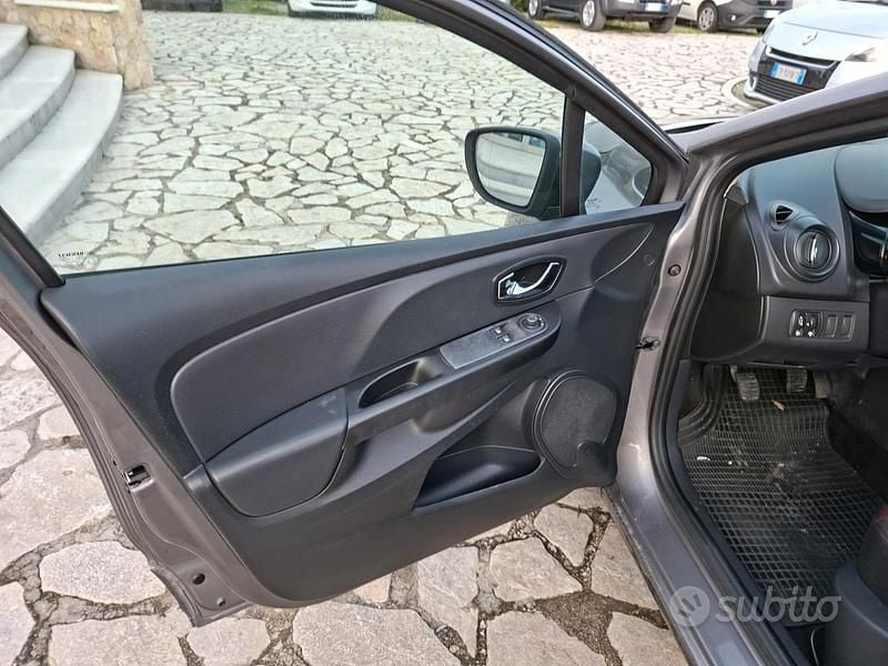 Usata Renault Clio IV 75 CV (55 kW) 2014 Grigio Berlina