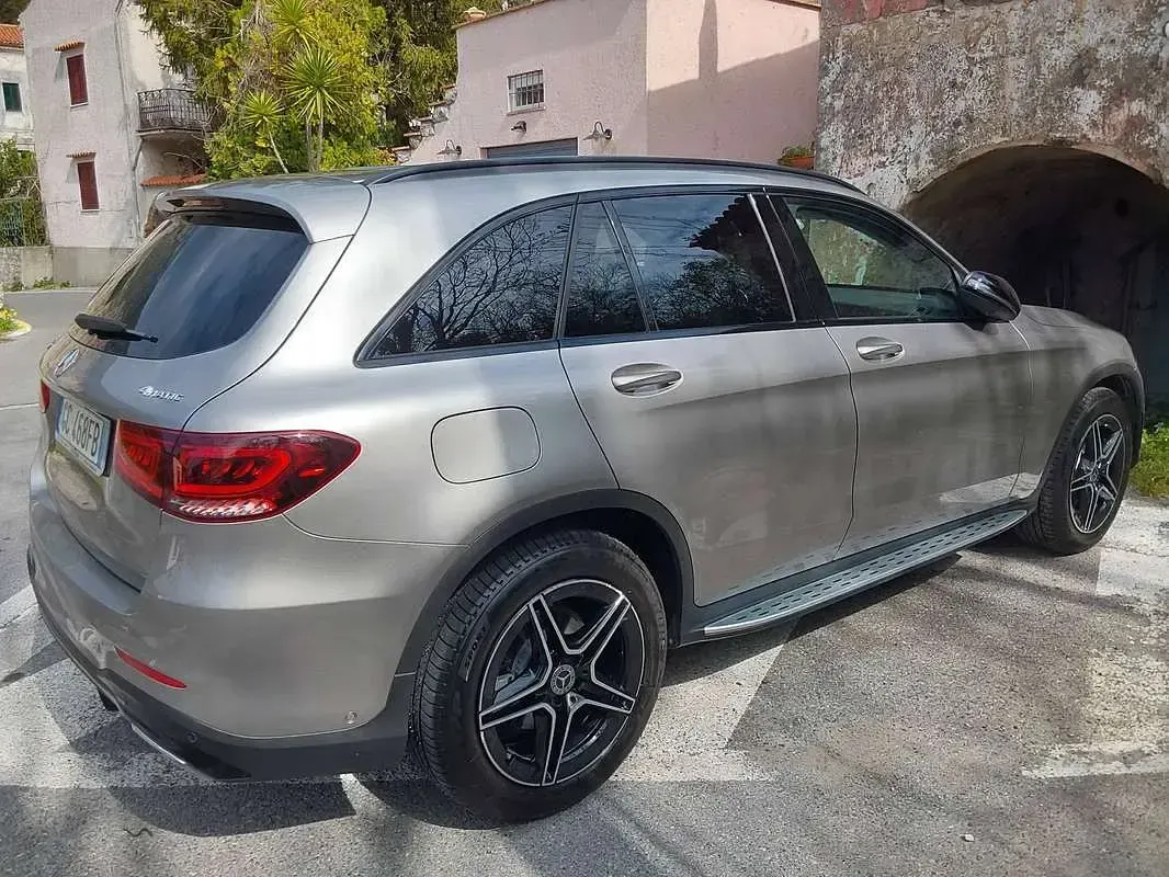Usata Mercedes GLC300 Premium Plus 258 CV (189 kW) 2020 Argento SUV