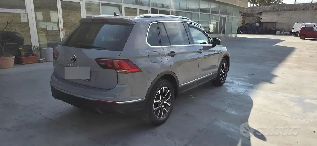 Usata VW Tiguan Life 150 CV (110 kW) 2021 Grigio SUV