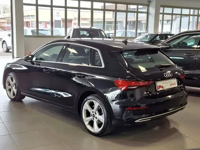 Usata Audi A3 Sportback g-tron Advanced Plus 131 CV (96 kW) 2023 Nero brillante Utilitaria