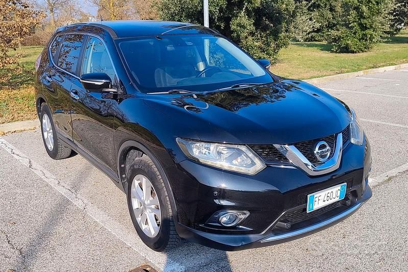 Nero Usata 2016 Nissan X-Trail SUV | 12.500 € (Buon prezzo) - Immagine 1/4