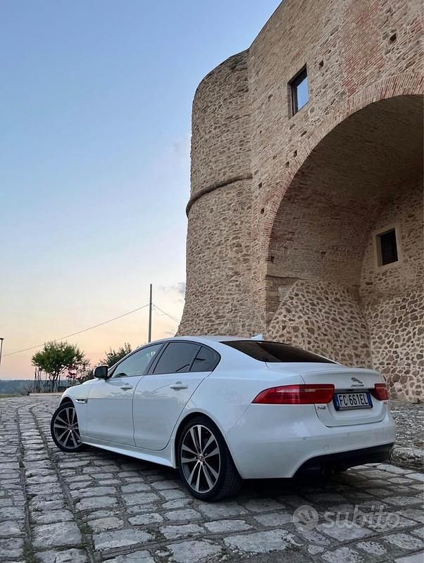 Usata Jaguar XE R-Sport 2016 Bianco Berlina