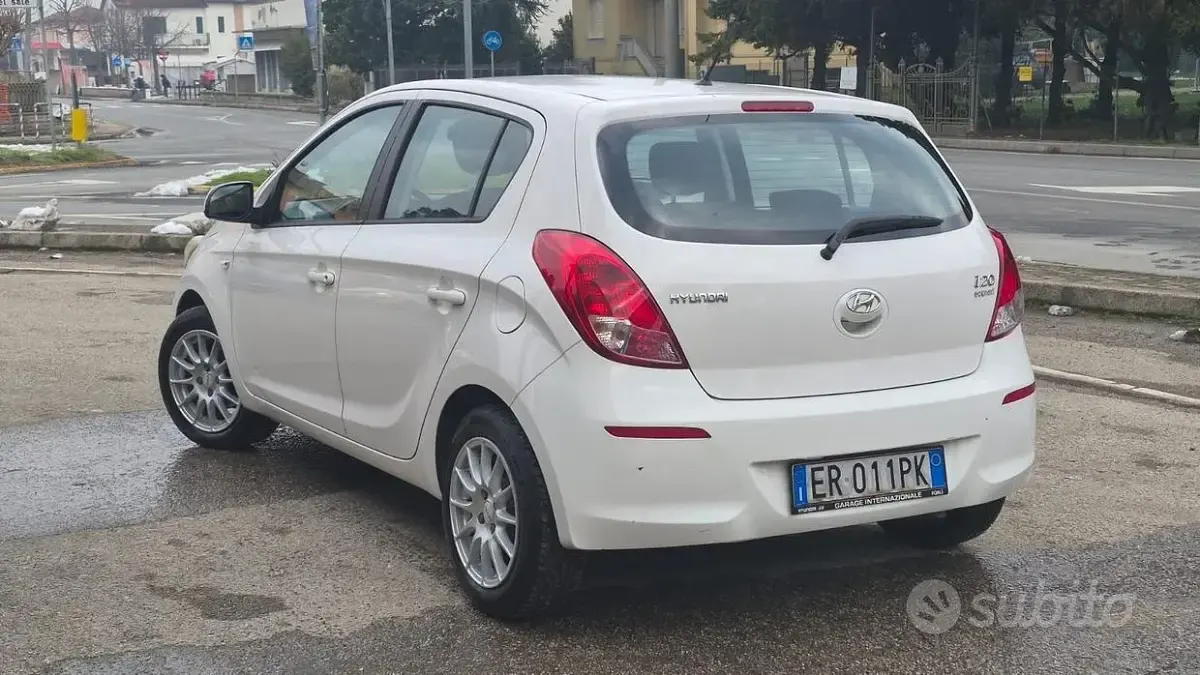 Usata Hyundai i20 Edition 85 CV (62 kW) 2013 Bianco Utilitaria
