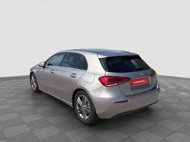 Usata Mercedes A200 163 CV (119 kW) 2019 Argento mojave Berlina