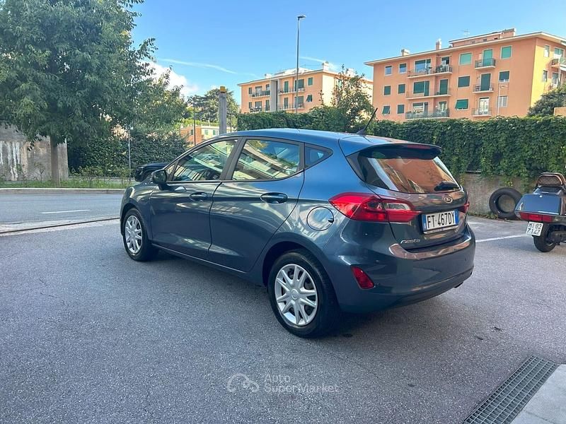 Usata Ford Fiesta 86 CV (63 kW) 2018 Grigio Utilitaria