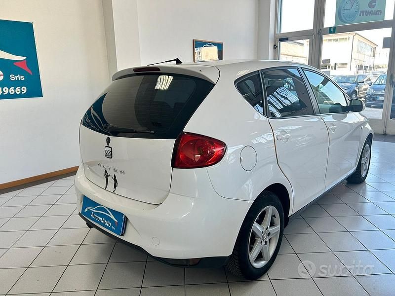 Usata Seat Altea 90 CV (66 kW) 2012 Bianco Monovolume