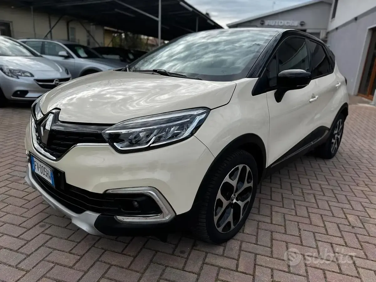 Usata Renault Captur Initiale Paris 90 CV (66 kW) 2019 Giallo SUV
