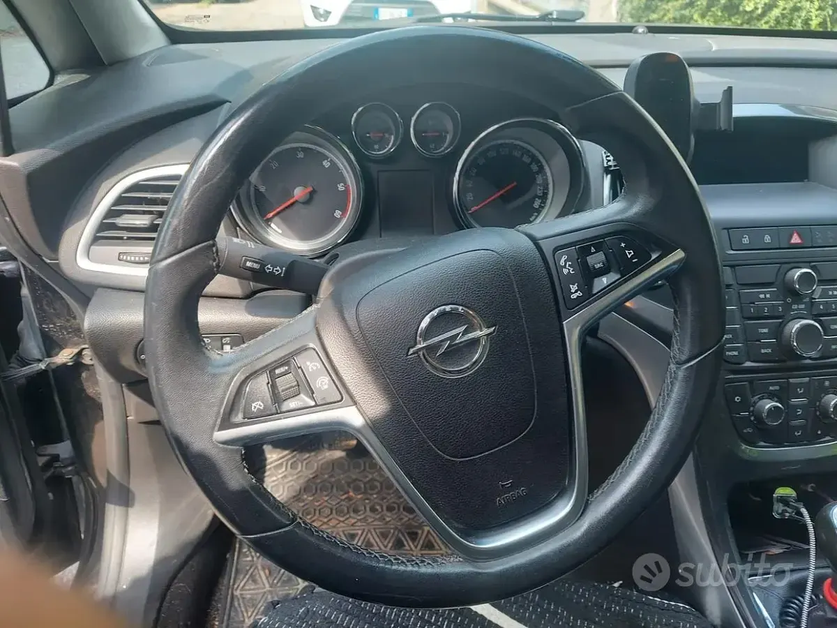 Usata Opel Astra 130 CV (95 kW) 2013 Nero Station wagon