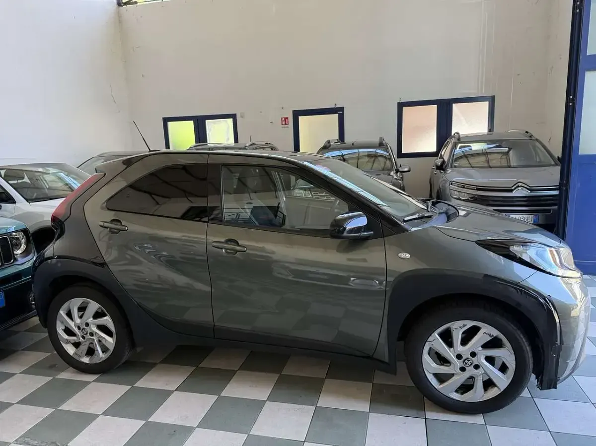 Usata Toyota Aygo X Trend 72 CV (52 kW) 2022 Verde SUV