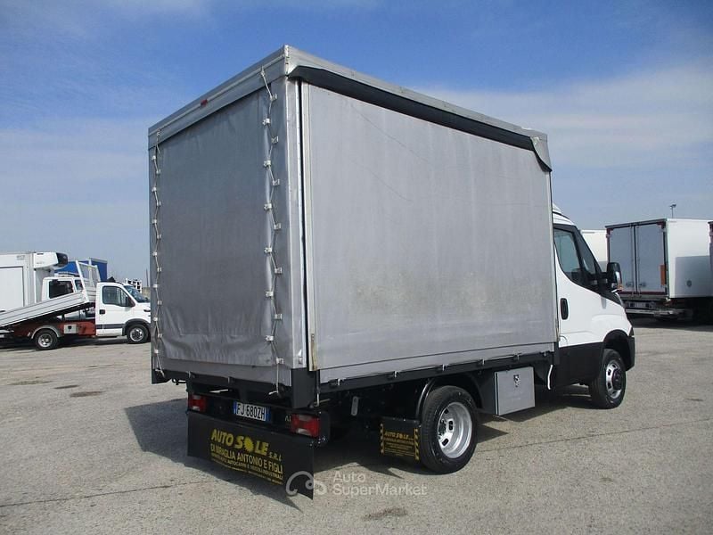 Usata Iveco Daily 140 CV (102 kW) 2018 Bianco